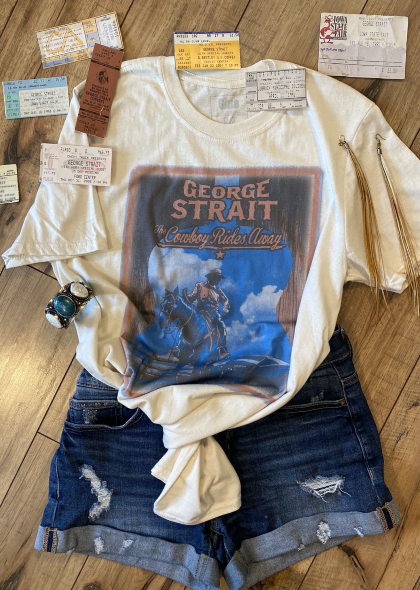 George Strait concert outfit ideas with boots