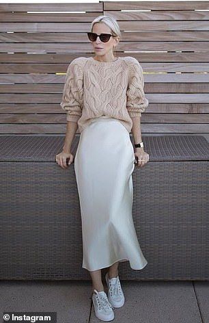 gold skirt outfit ideas 0075