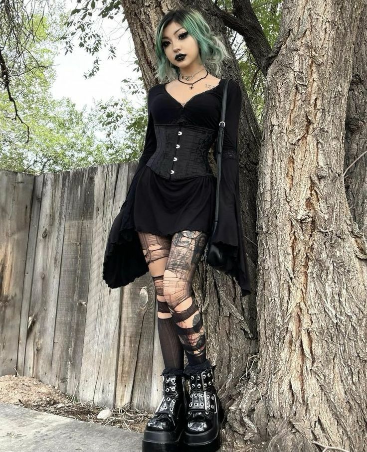 Goth outfit ideas 0095