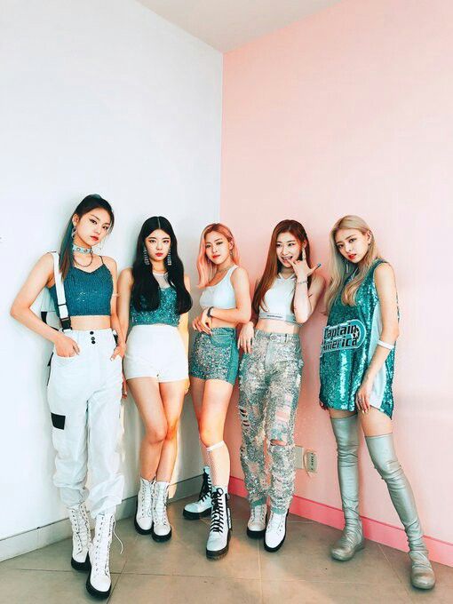 Itzy concert outfit ideas 0095