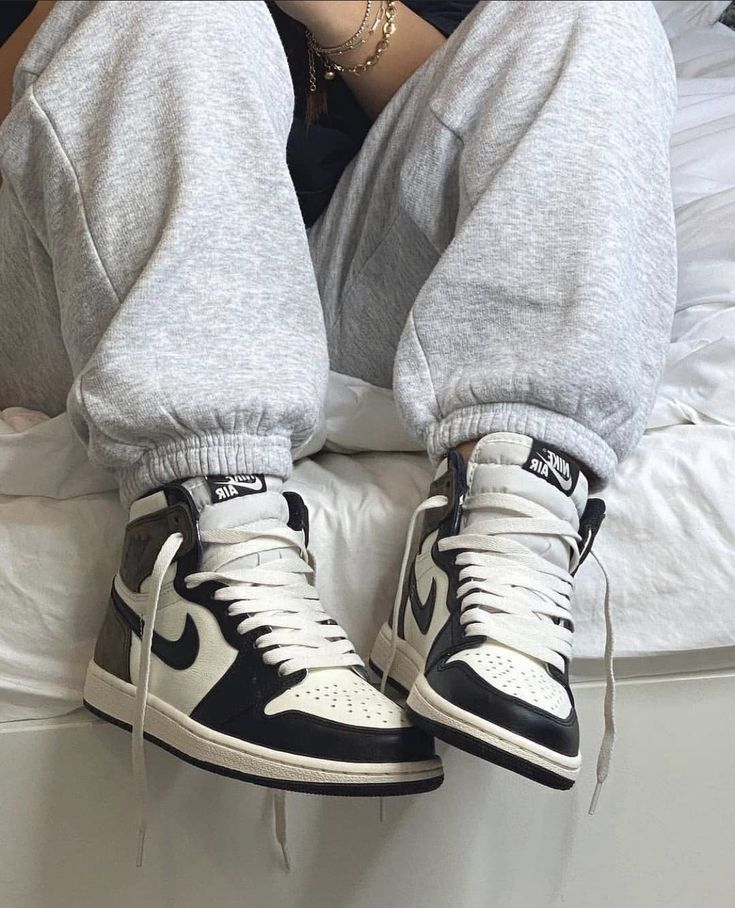 Jordan 1 lost and found outfit ideas 0024