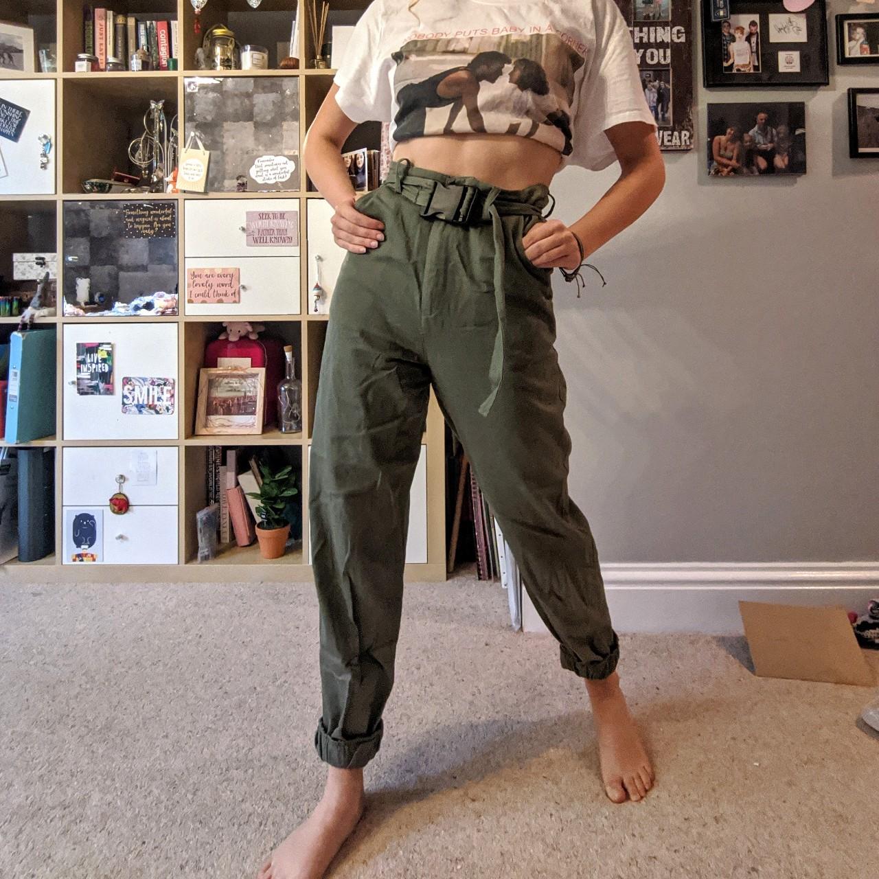 khaki cargo pants outfit ideas 0046