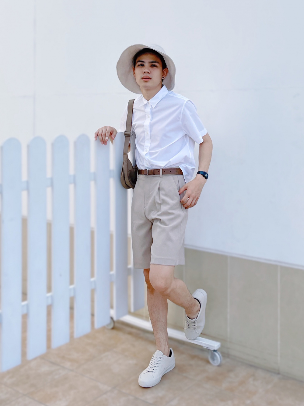 khaki shorts outfit ideas 0011