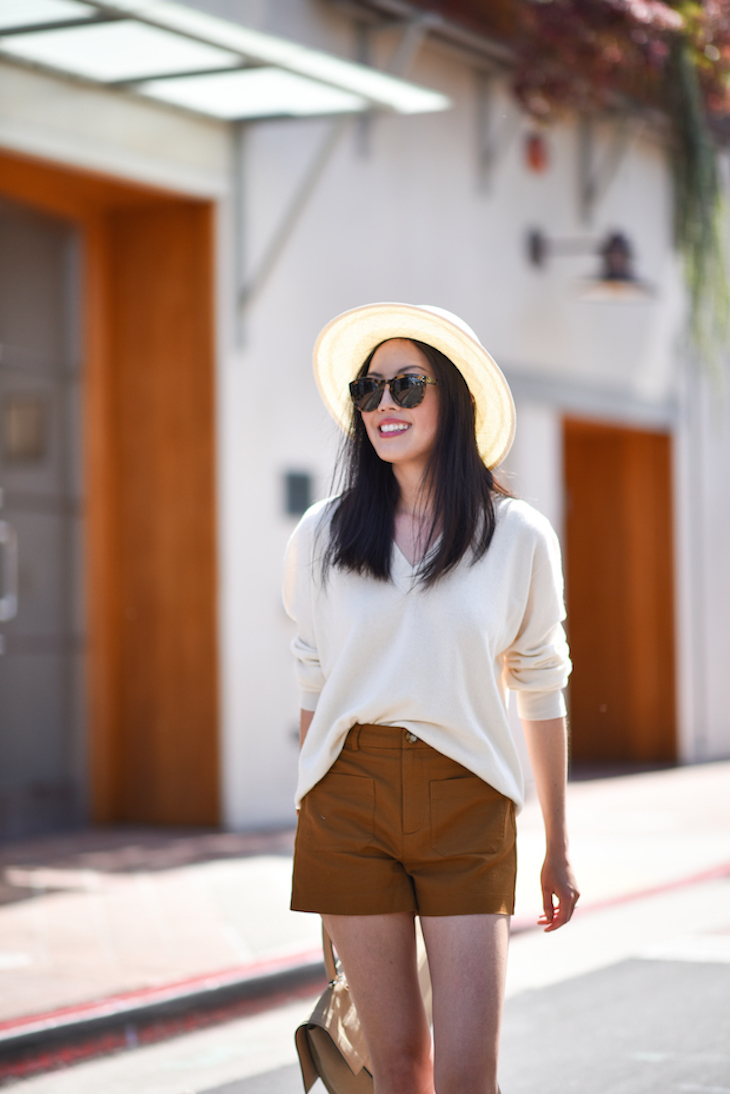 khaki shorts outfit ideas 0058