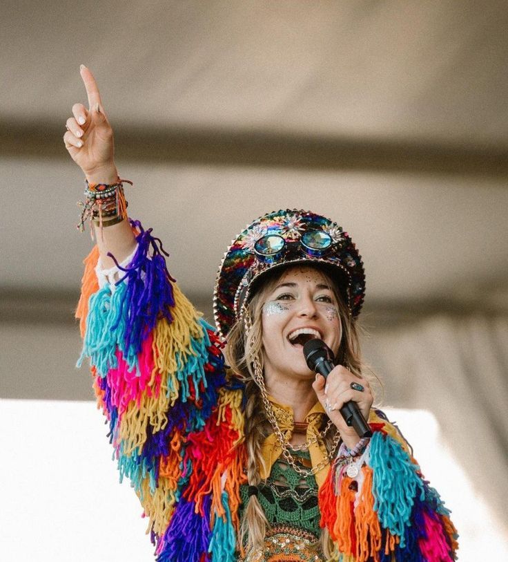 Lauren Daigle concert outfit ideas 0014