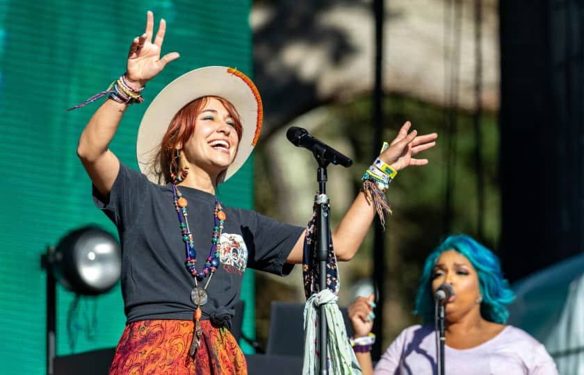 Lauren Daigle concert outfit ideas 0024