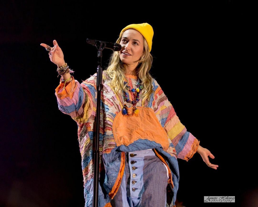 Lauren Daigle concert outfit ideas 0066