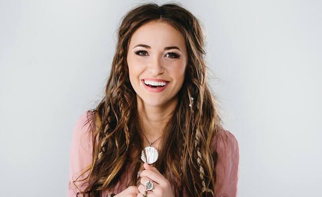 Lauren Daigle concert outfit ideas 0075