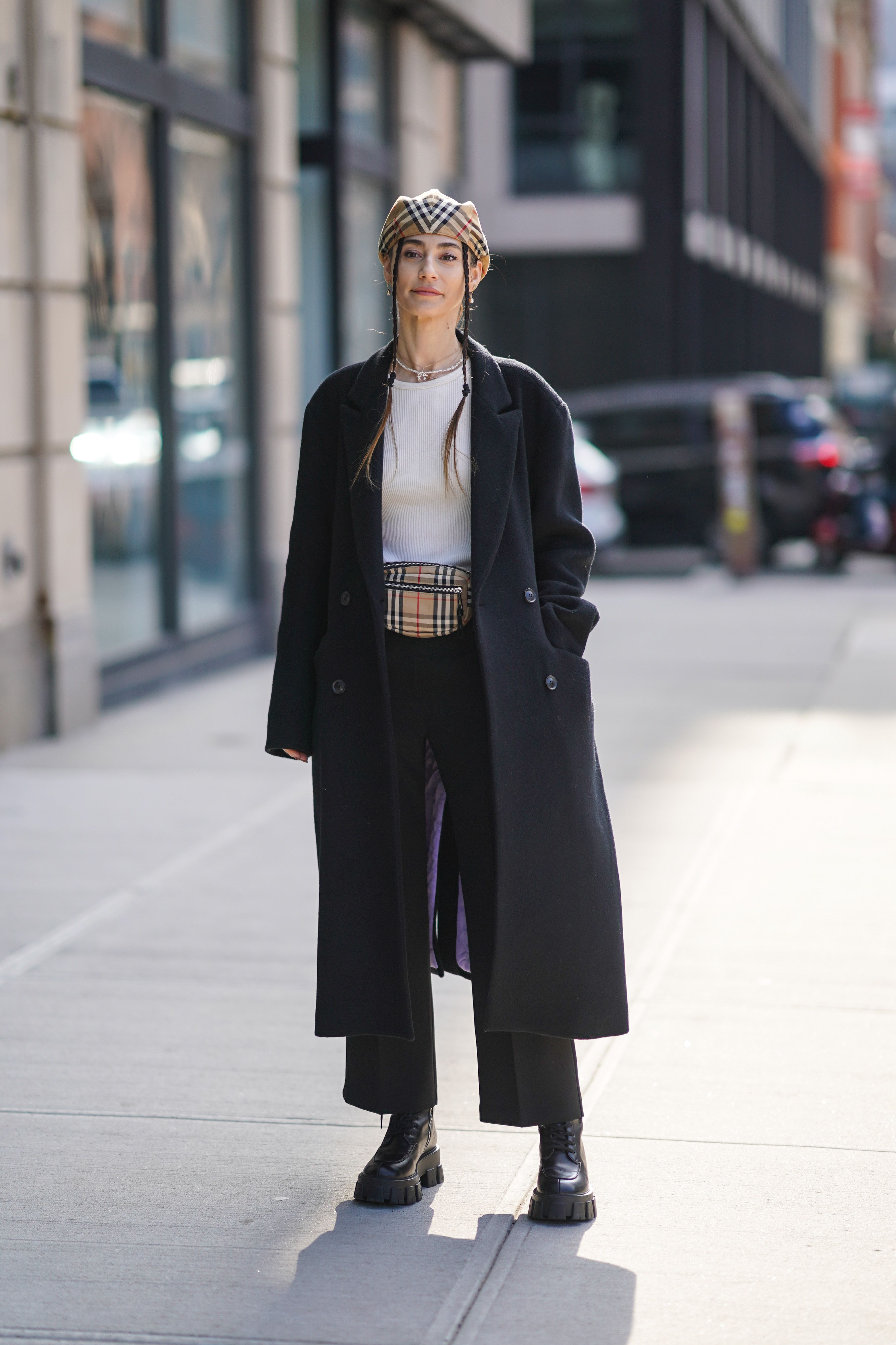 layered beret outfit ideas