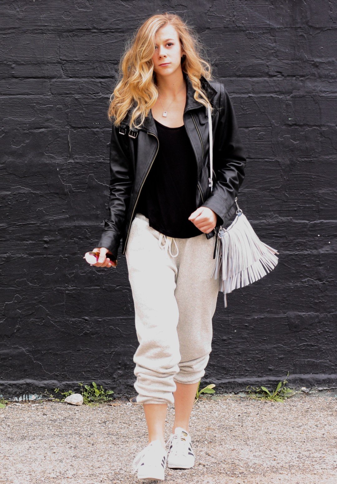 leather jogger outfit ideas 0033