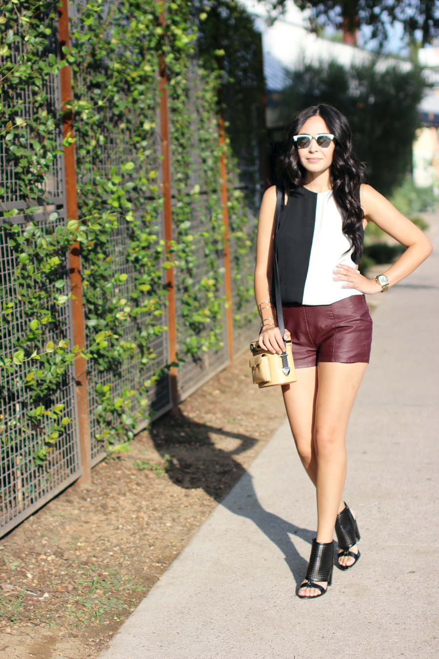 leather shorts outfit ideas 0051