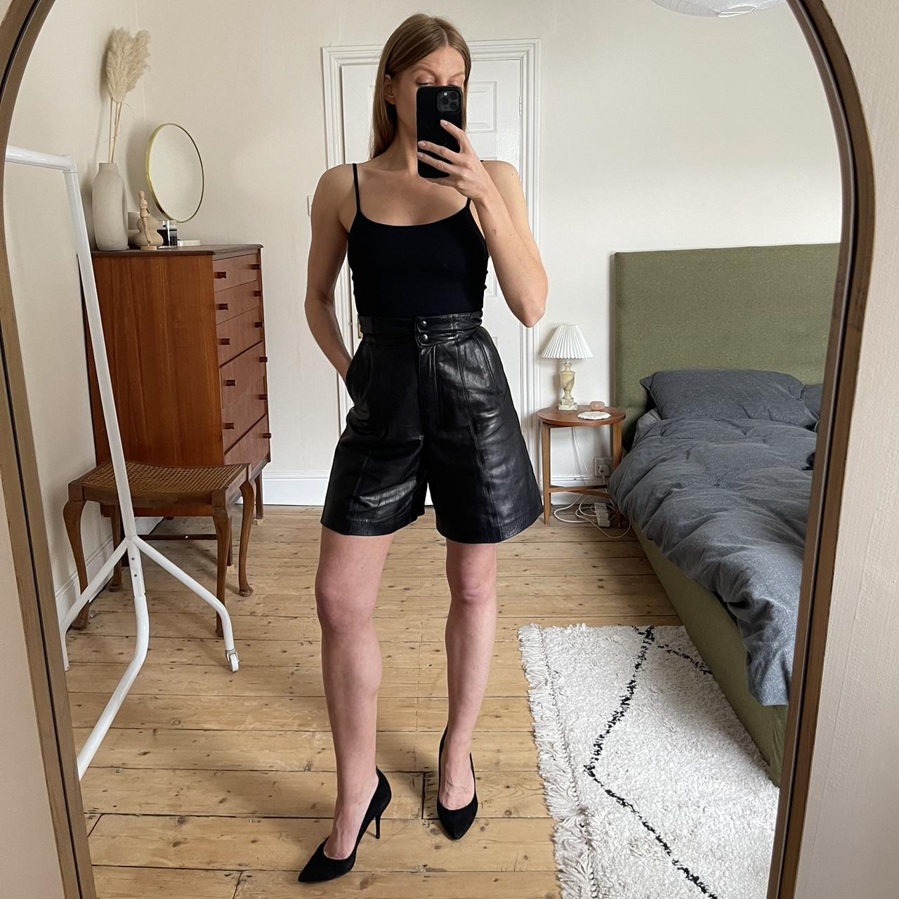 leather shorts outfit ideas 0071