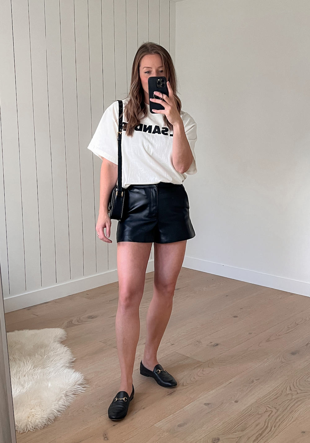 leather shorts outfit ideas 0099