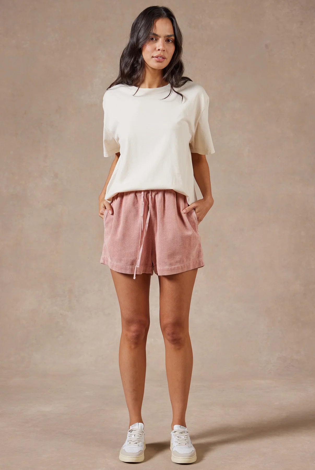 linen shorts outfit ideas 0092