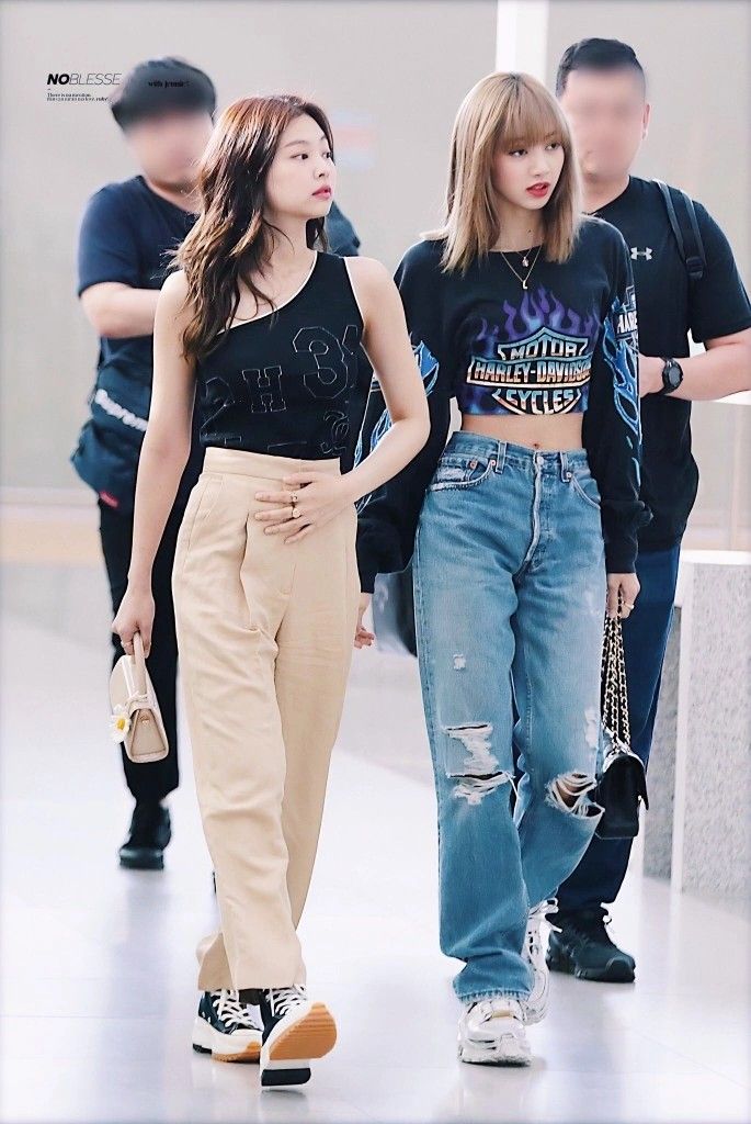 Lisa Blackpink outfits ideas 0095