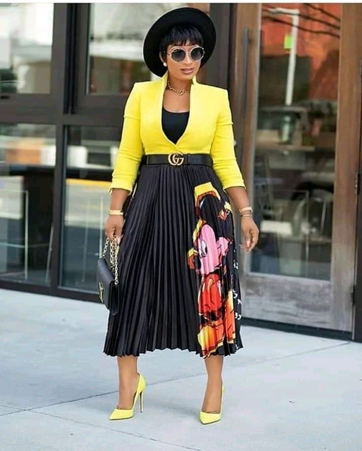 long pleated skirt outfit ideas