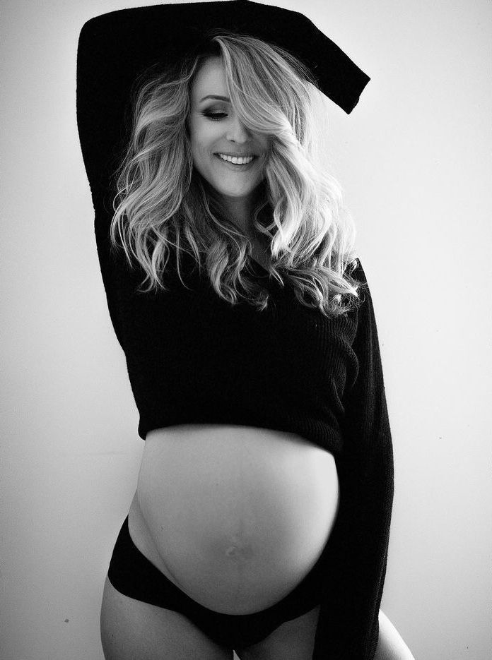 maternity photoshoot outfit ideas 0078