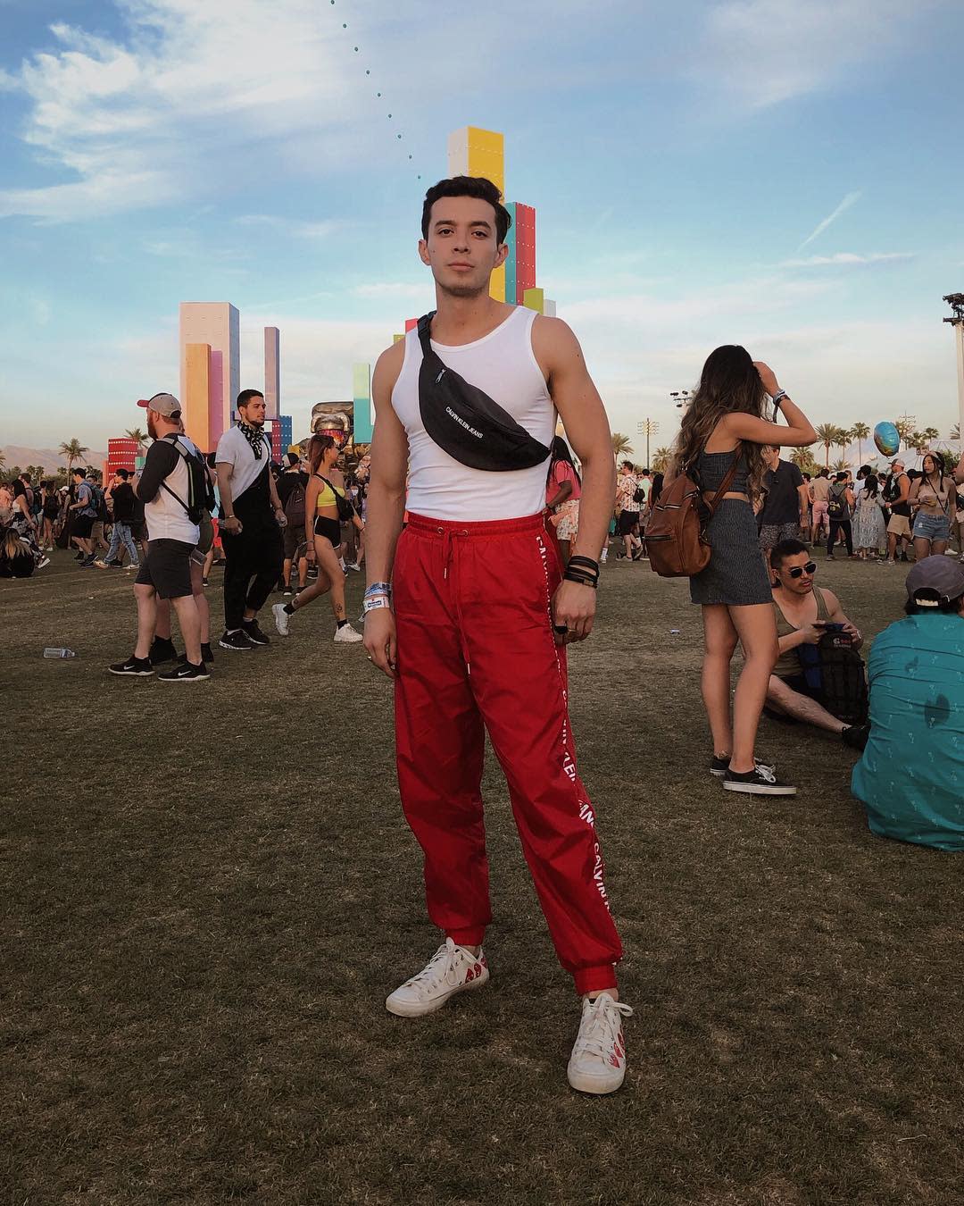 men’s Coachella outfits for hot weather