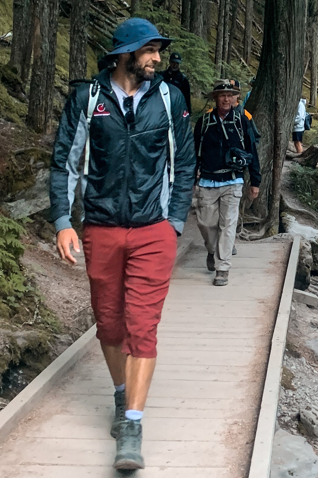 mens hiking outfit ideas 0046