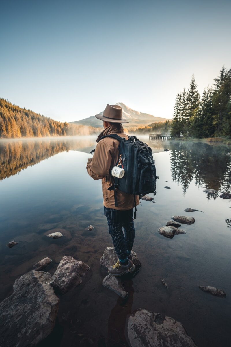 mens hiking outfit ideas 0063