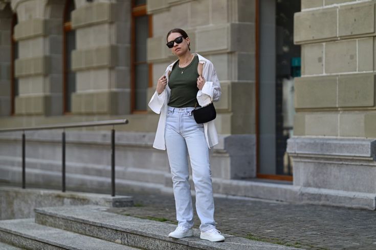 minimalist clean outfit ideas for brunch