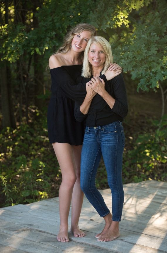 mother daughter photoshoot outfit ideas 0010