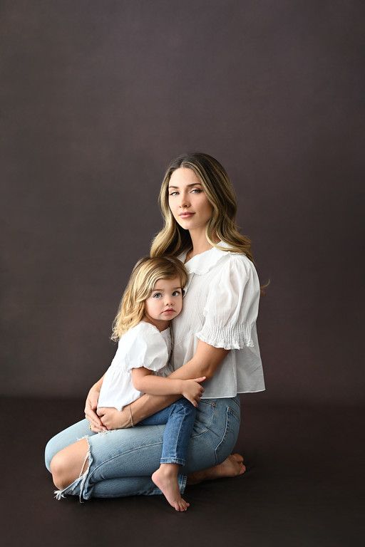 mother daughter photoshoot outfit ideas 0041