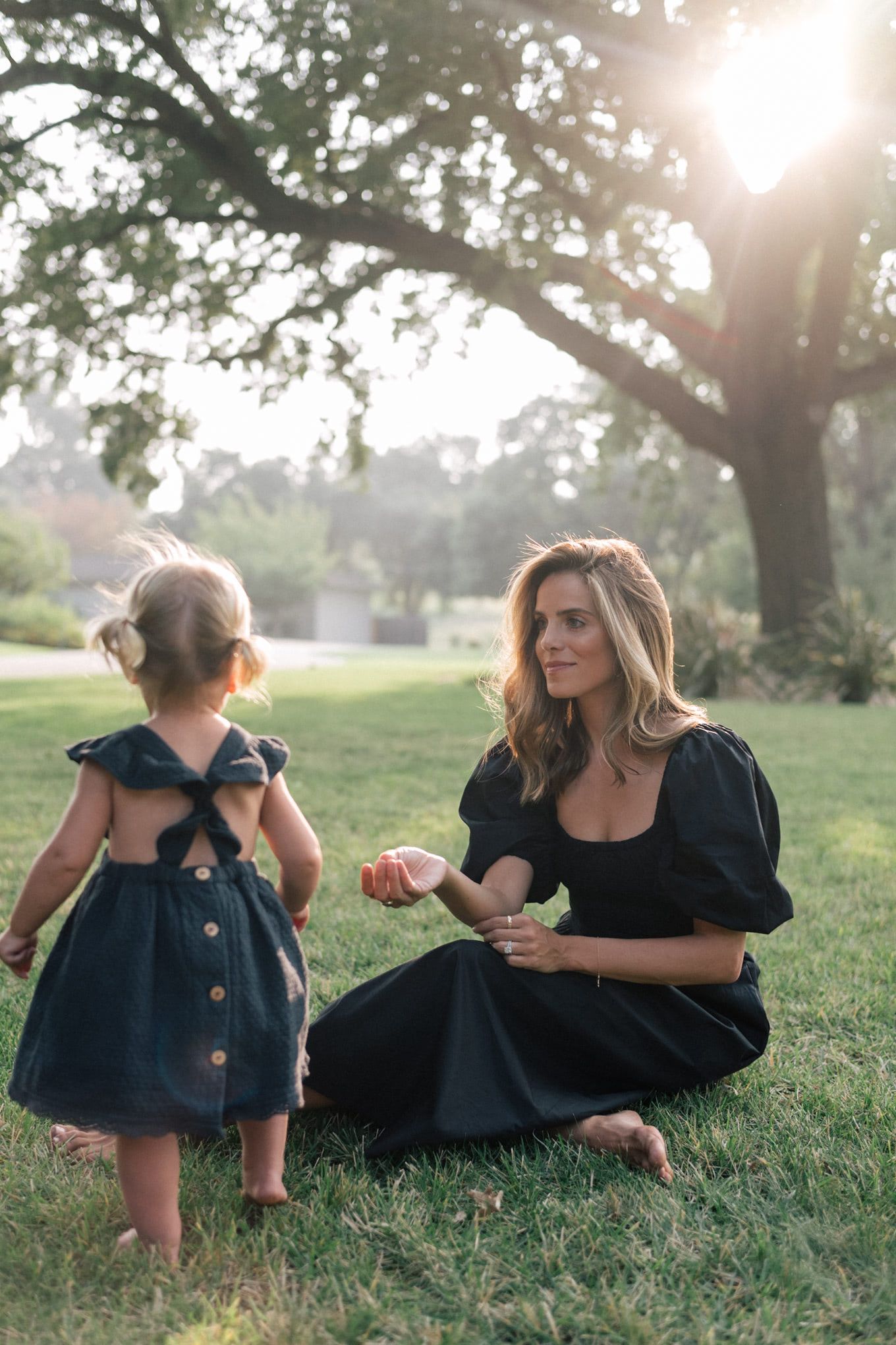 mother daughter photoshoot outfit ideas 0078