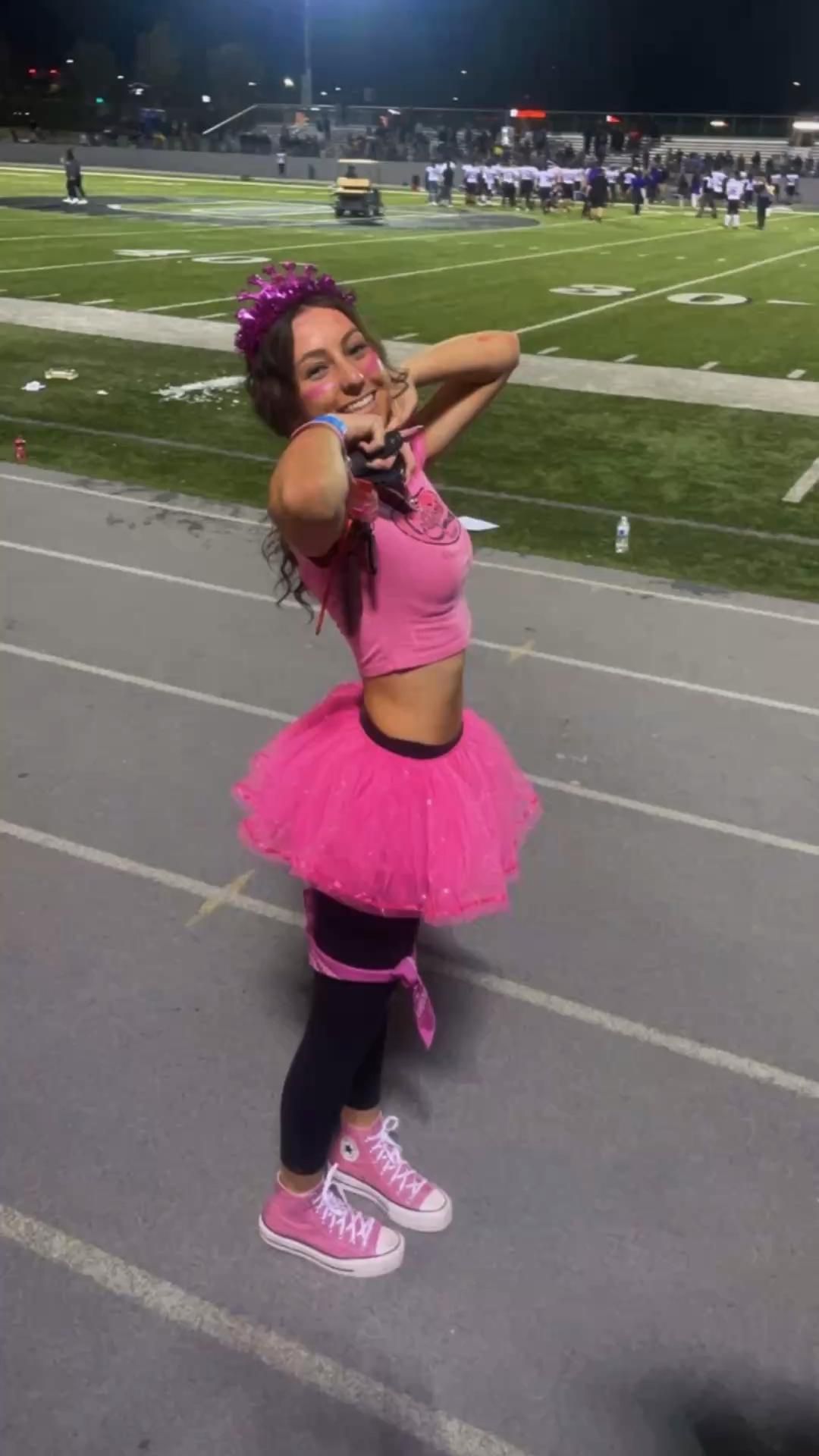 pink out football game outfit ideas 0033