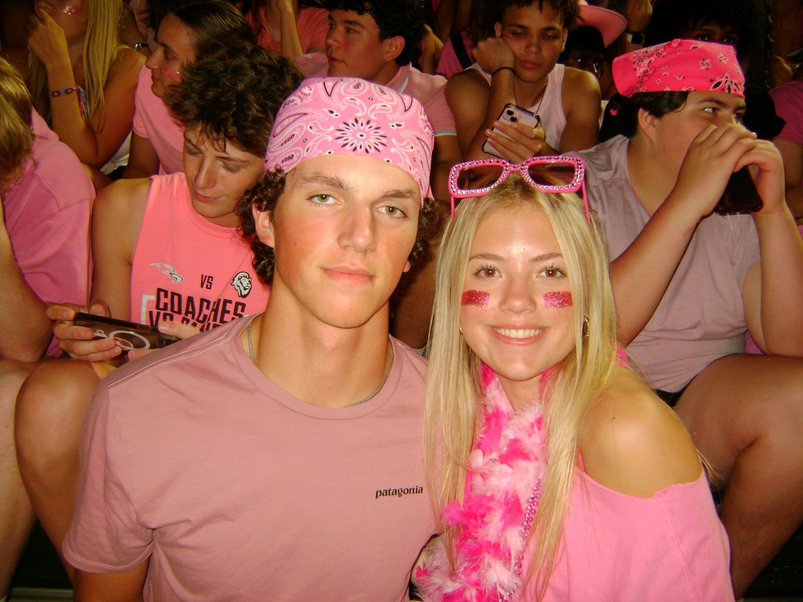 pink out football game outfit ideas 0037