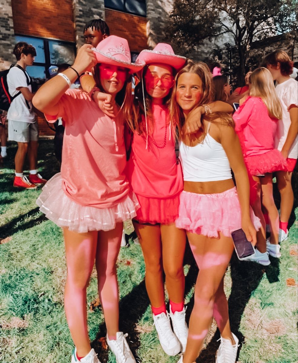 pink out football game outfit ideas 0052