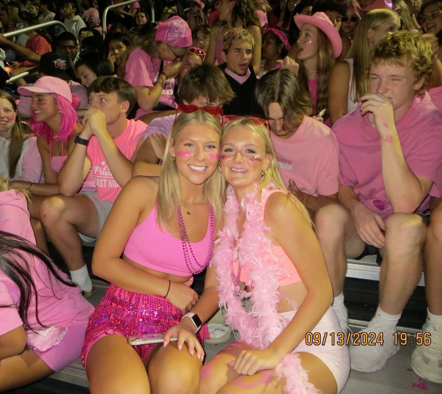 pink out football game outfit ideas 0067