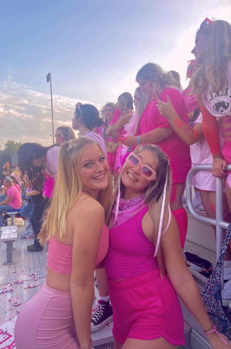 pink out football game outfit ideas 0090