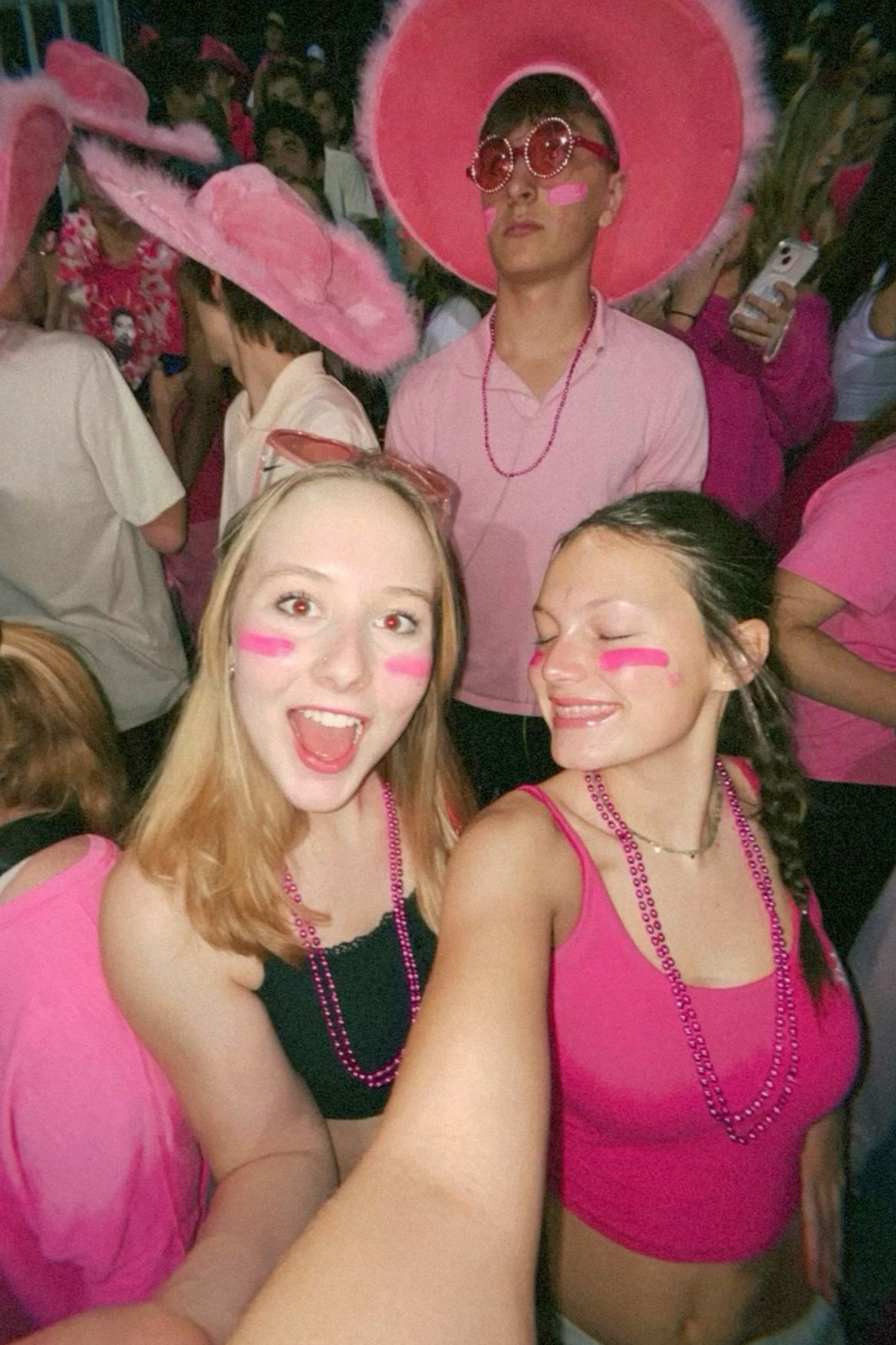 pink out football game outfit ideas 0091