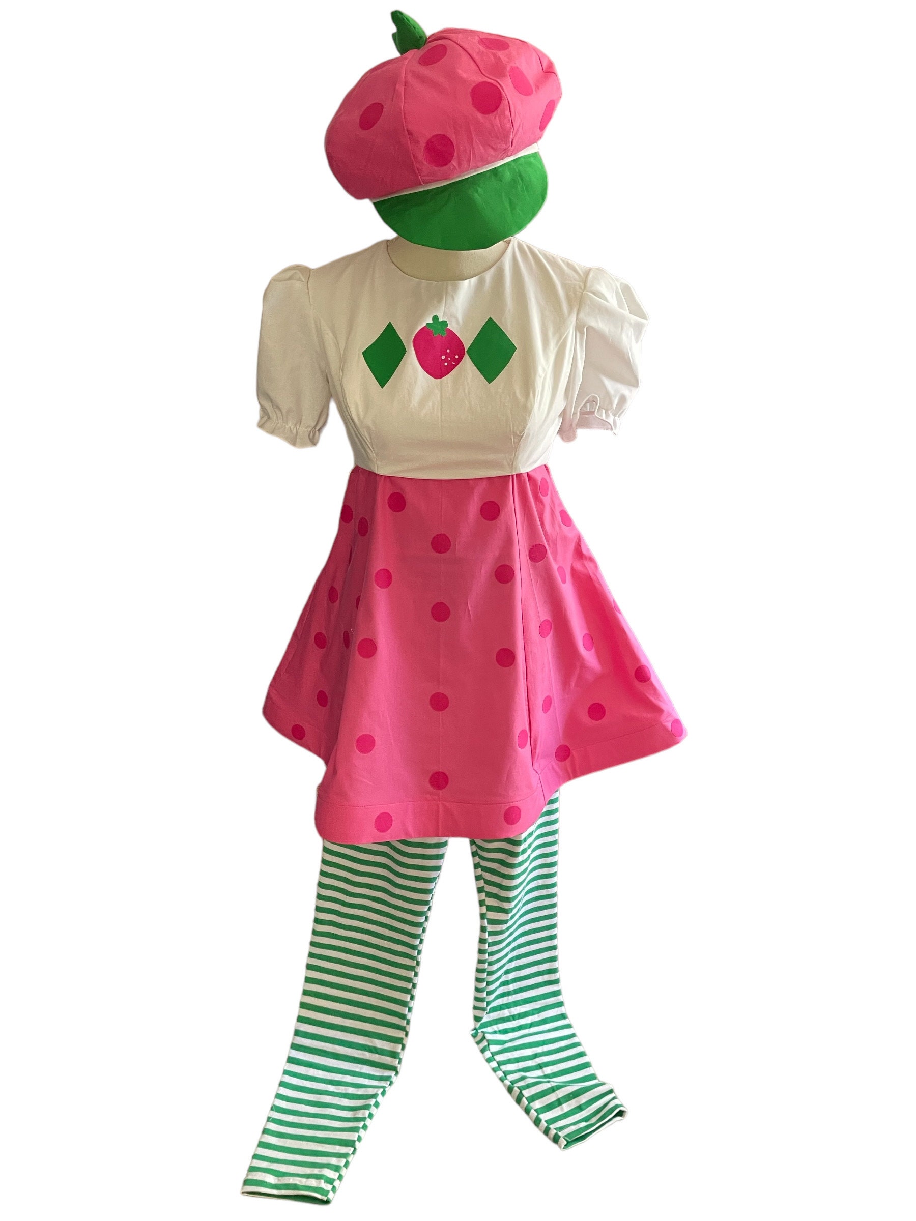 playful Strawberry Shortcake outfit ideas for picnics