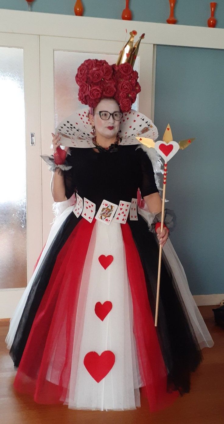 Queen of Hearts outfit ideas inspiration