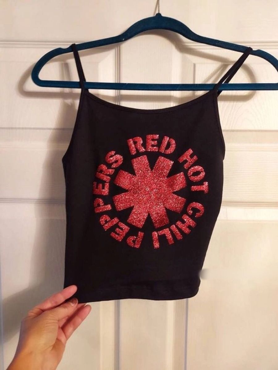 Red Hot Chili Peppers concert outfit ideas 0032