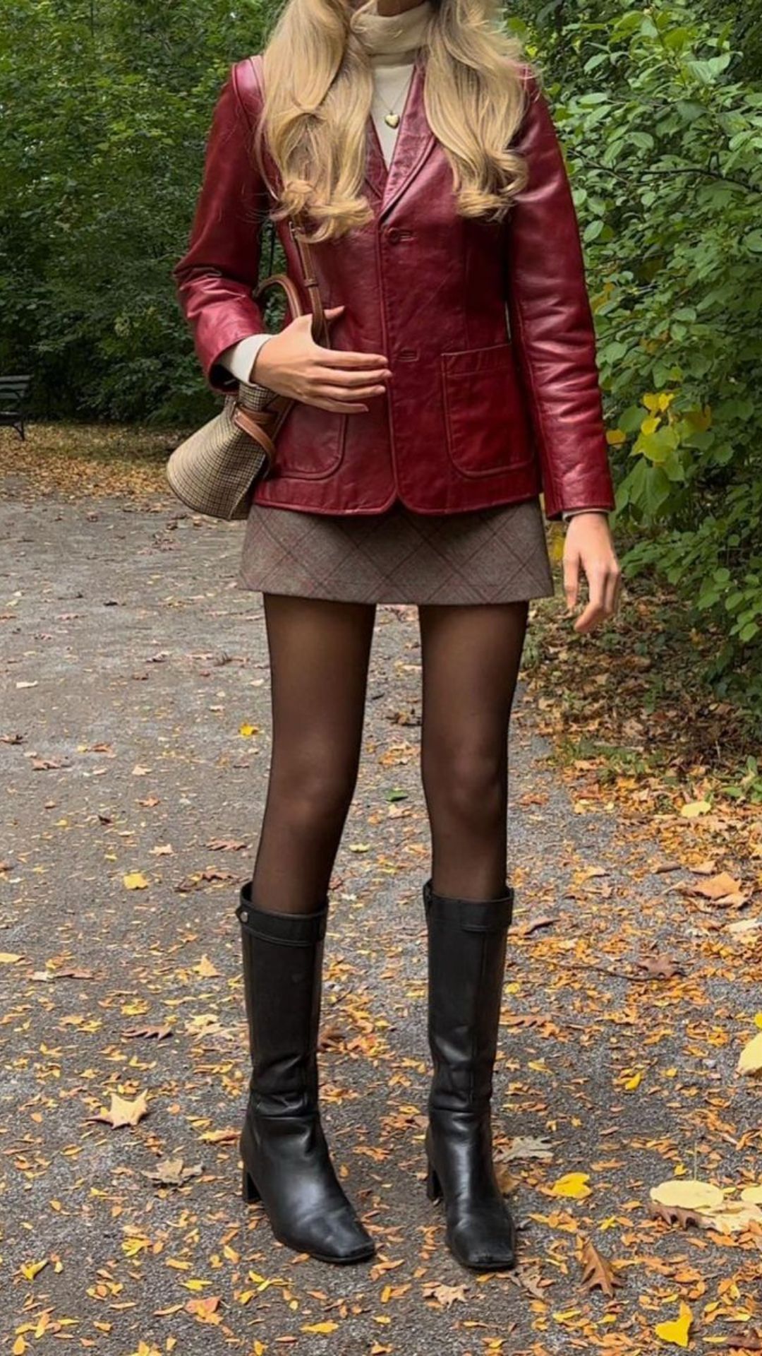 red leather skirt outfit ideas 0032