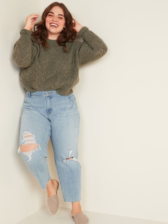 ripped mom jeans outfit ideas 0082