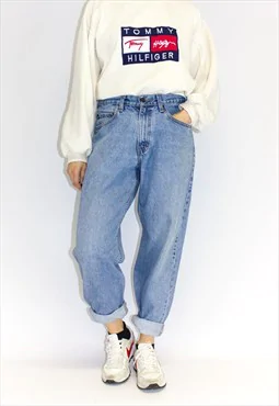 ripped mom jeans outfit ideas 0098