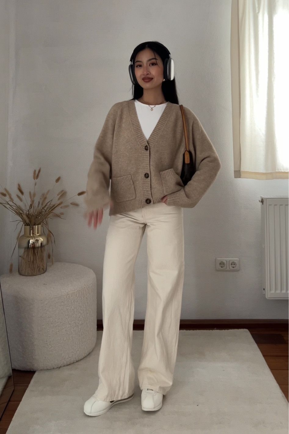 smart-casual white sweater outfit ideas