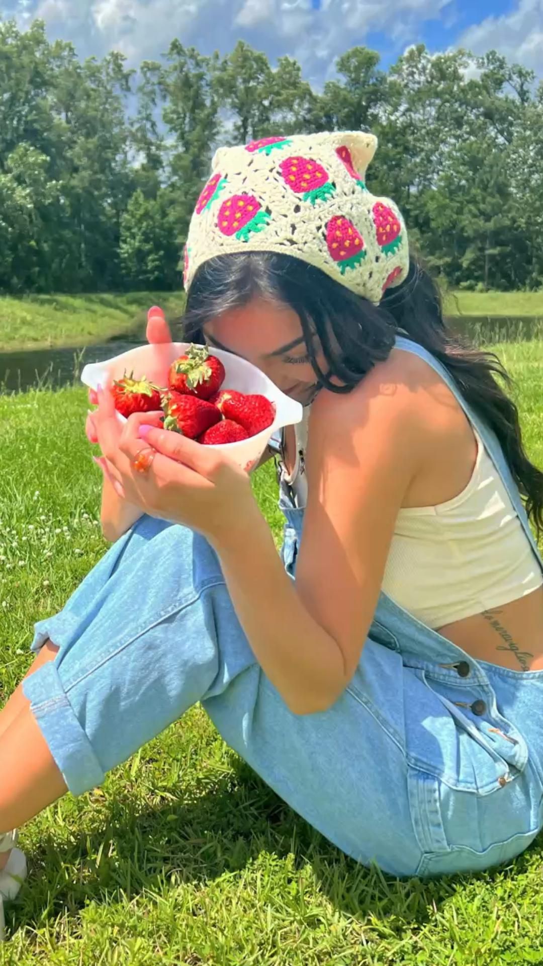 strawberry picking outfit ideas 0020