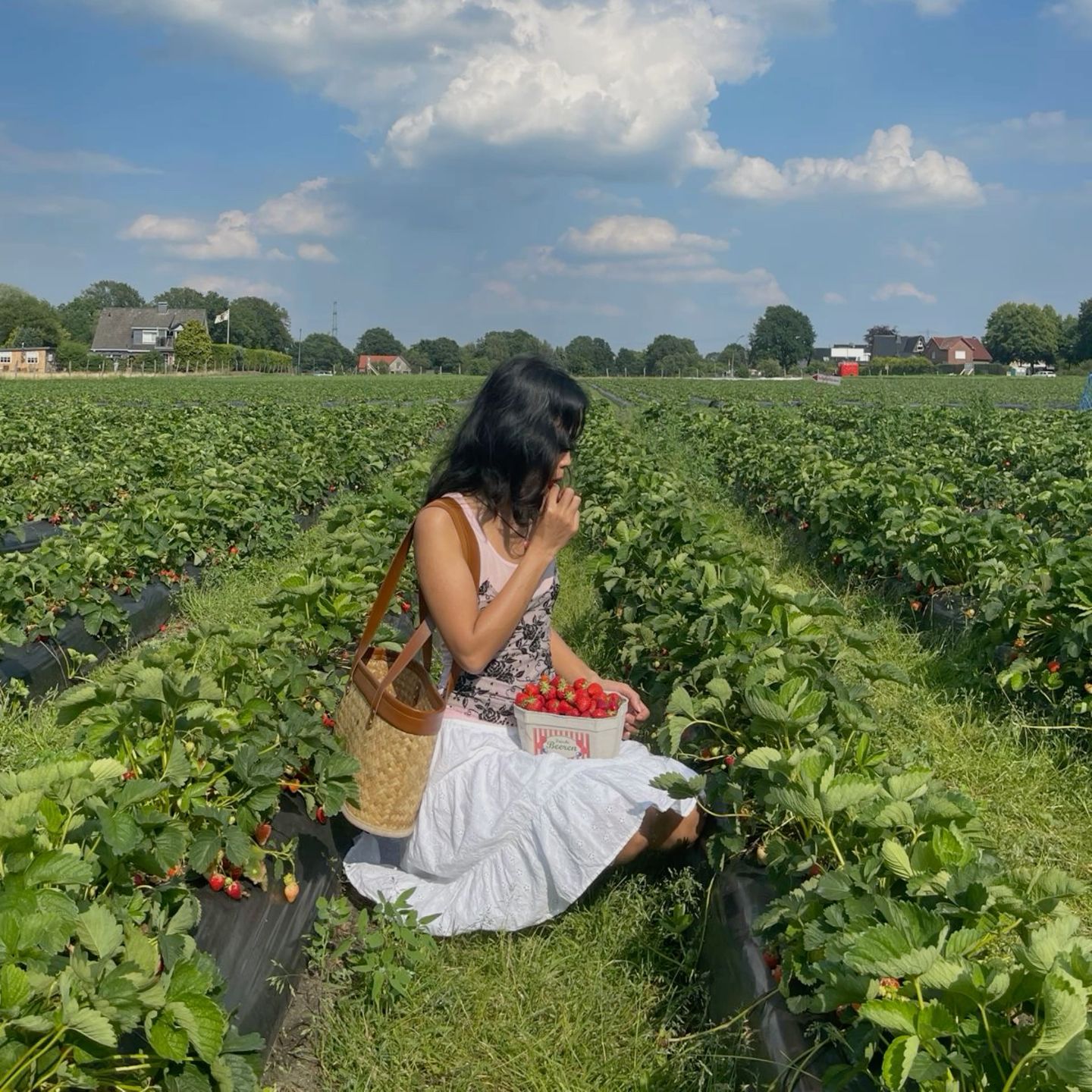 strawberry picking outfit ideas 0039