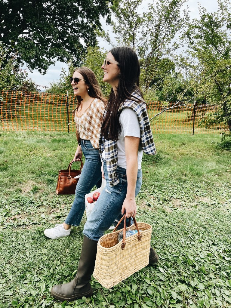 stylish apple picking outfit ideas