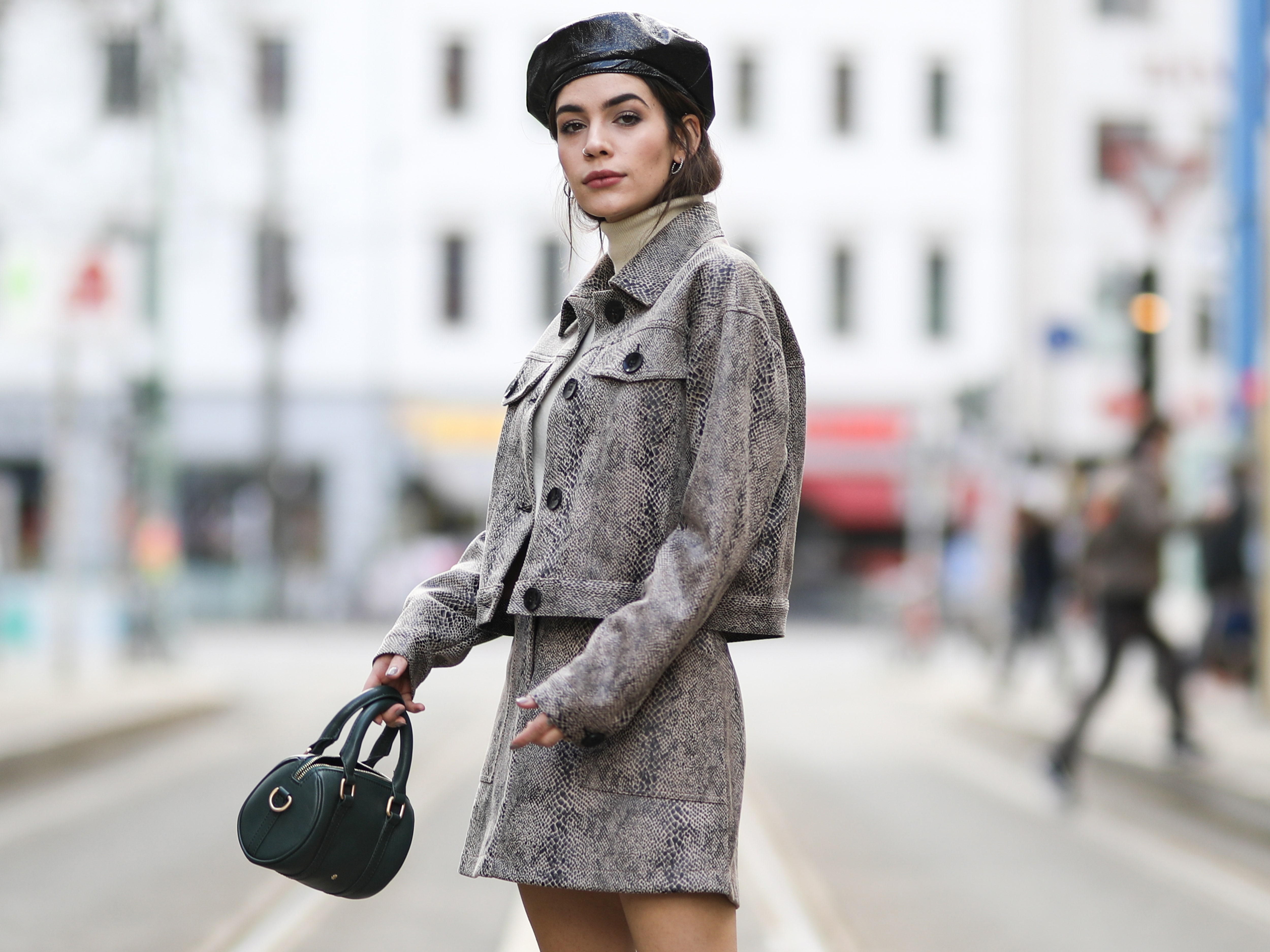 stylish beret outfit ideas