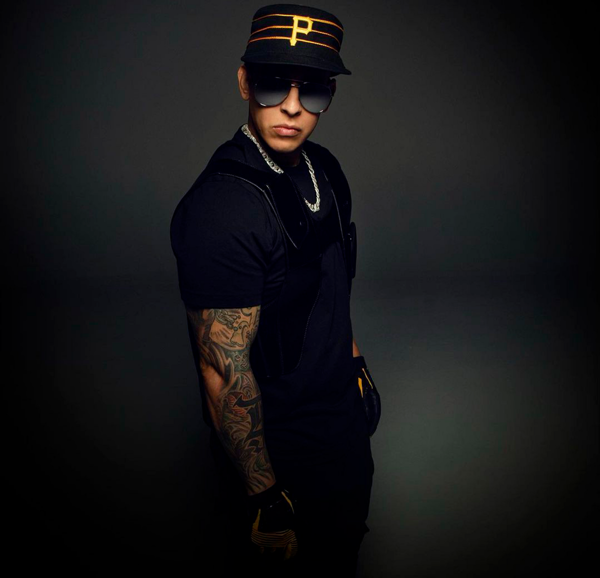 stylish Daddy Yankee outfit ideas for parties