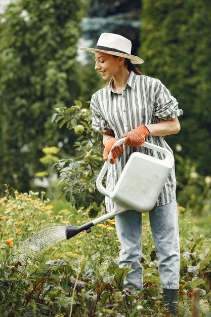 stylish gardening outfit ideas