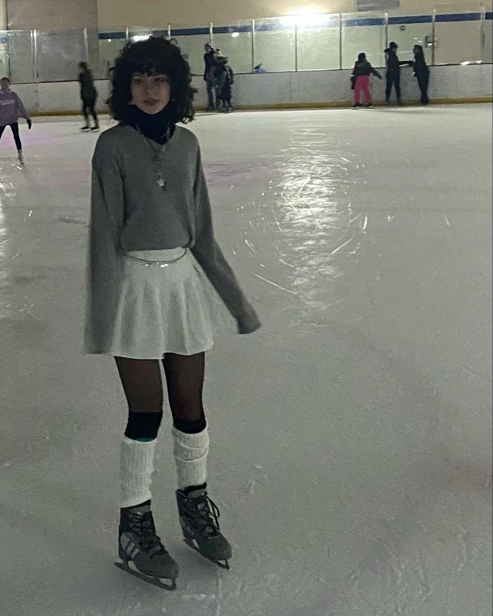 stylish ice skating outfit ideas