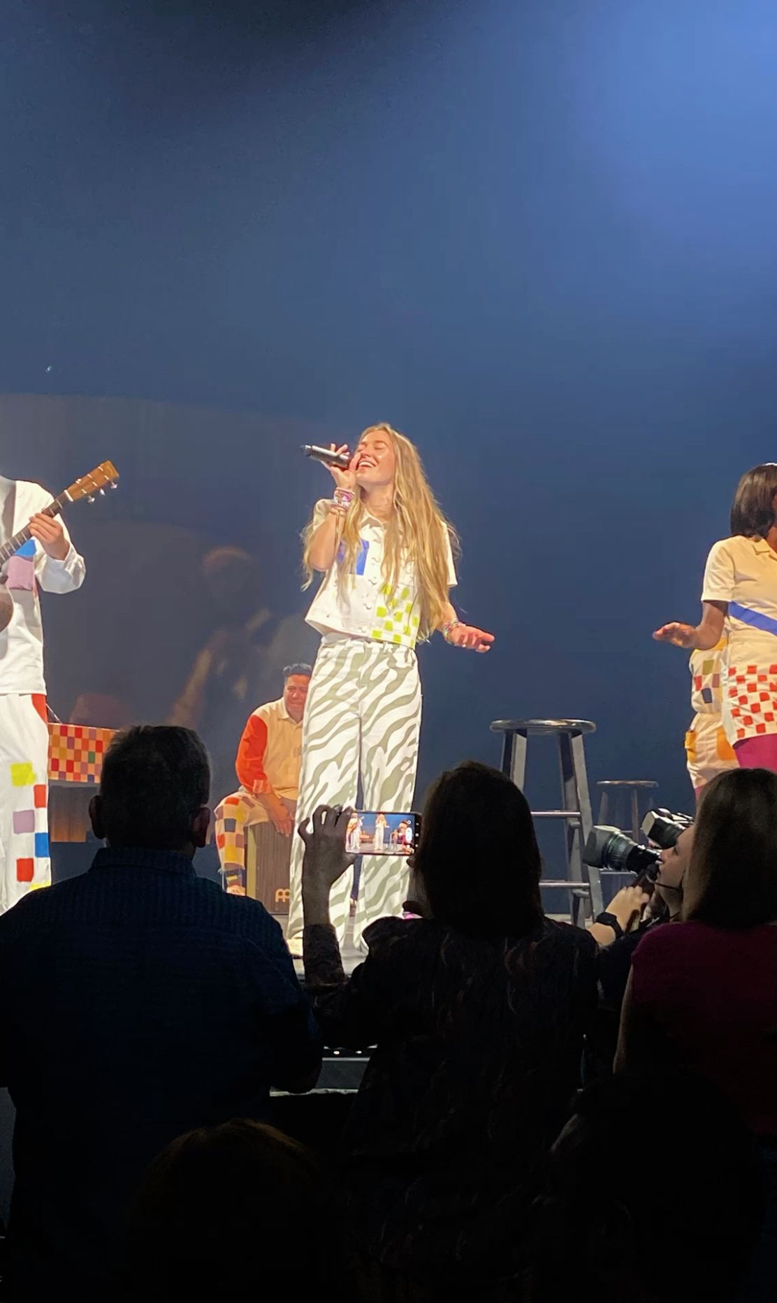 stylish outfit ideas for Lauren Daigle concert