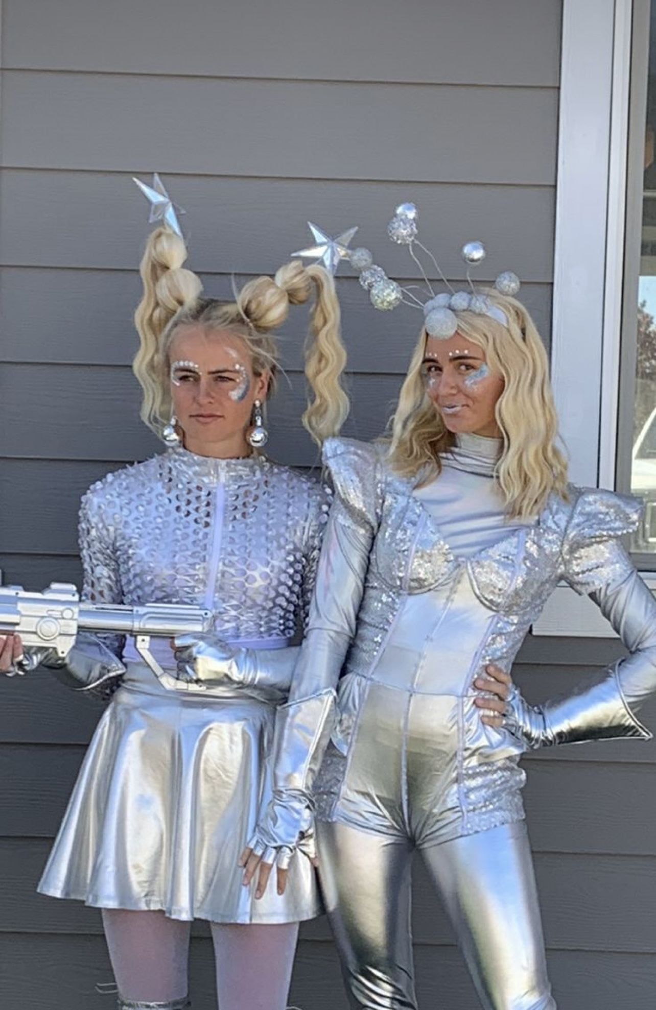 stylish space outfit ideas for parties